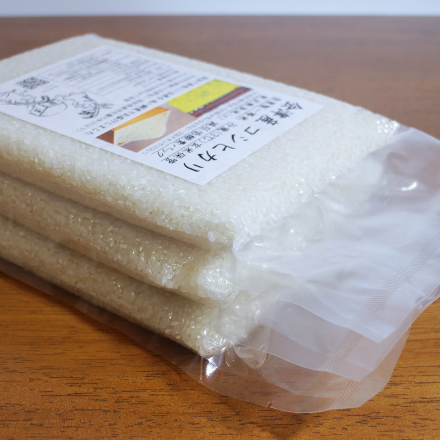 会津産 コシヒカリ 3.6kg (0.6kg×6袋) 一等米 無洗米 低農薬 減圧真空パック 玄米冷蔵保管